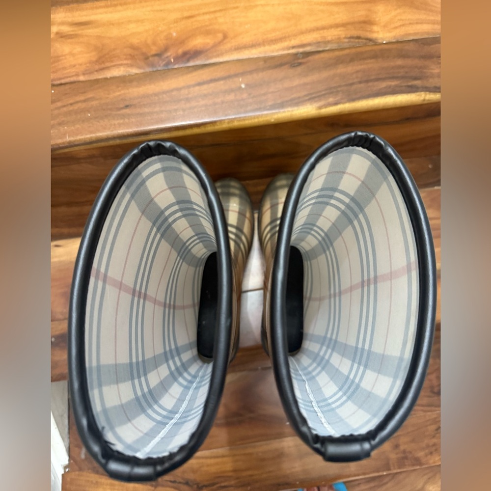 Burberry Rain/snow boots - Picture 9 of 16